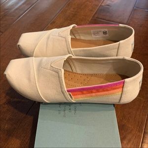 Toms canvas size 5.5/youth 3.5
